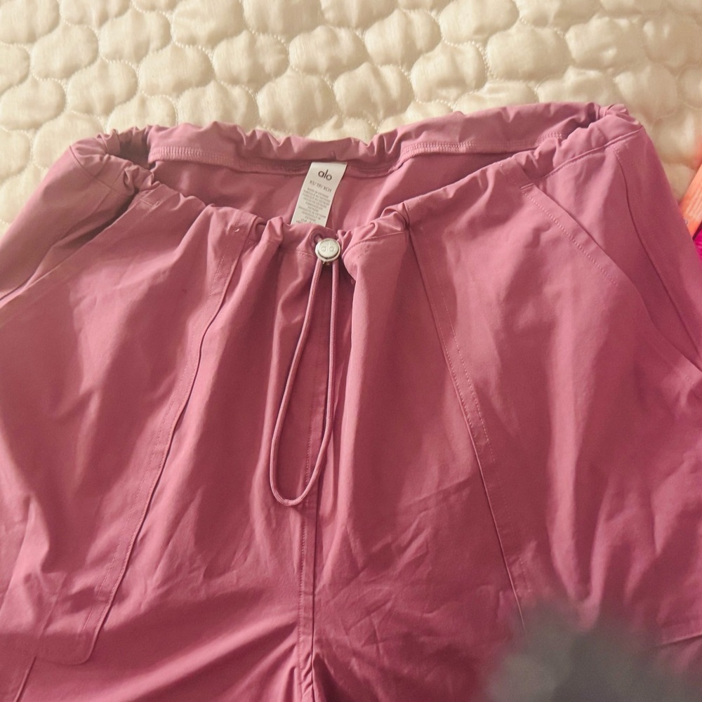 ALO MEGASTAR ALO Yoga Blush Pink Cargo Wide-Leg Trousers - Picture 3 of 5
